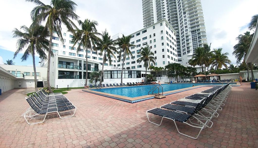 THE NEW CASABLANCA ON THE OCEAN MIAMI BEACH | LOW RATES, NO HIDDEN FEES